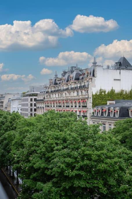 Appartement De Luxe Avenue Montaigne Paris Exterior photo